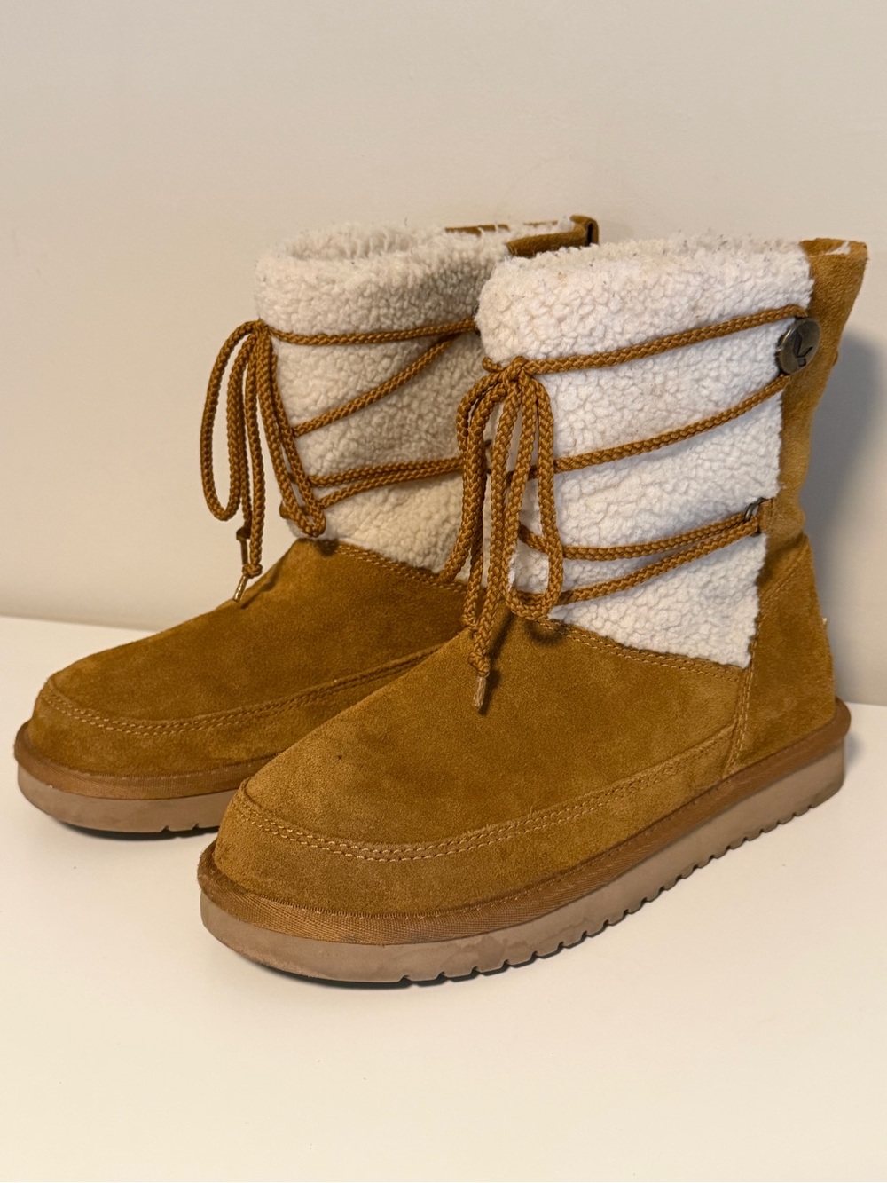 Koolaburra by UGG women’s size 7 shearling suede tan pull on midcalf boots